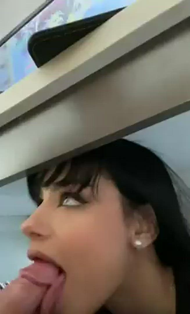 Blowjob Pretty Sexy Gaming Couple