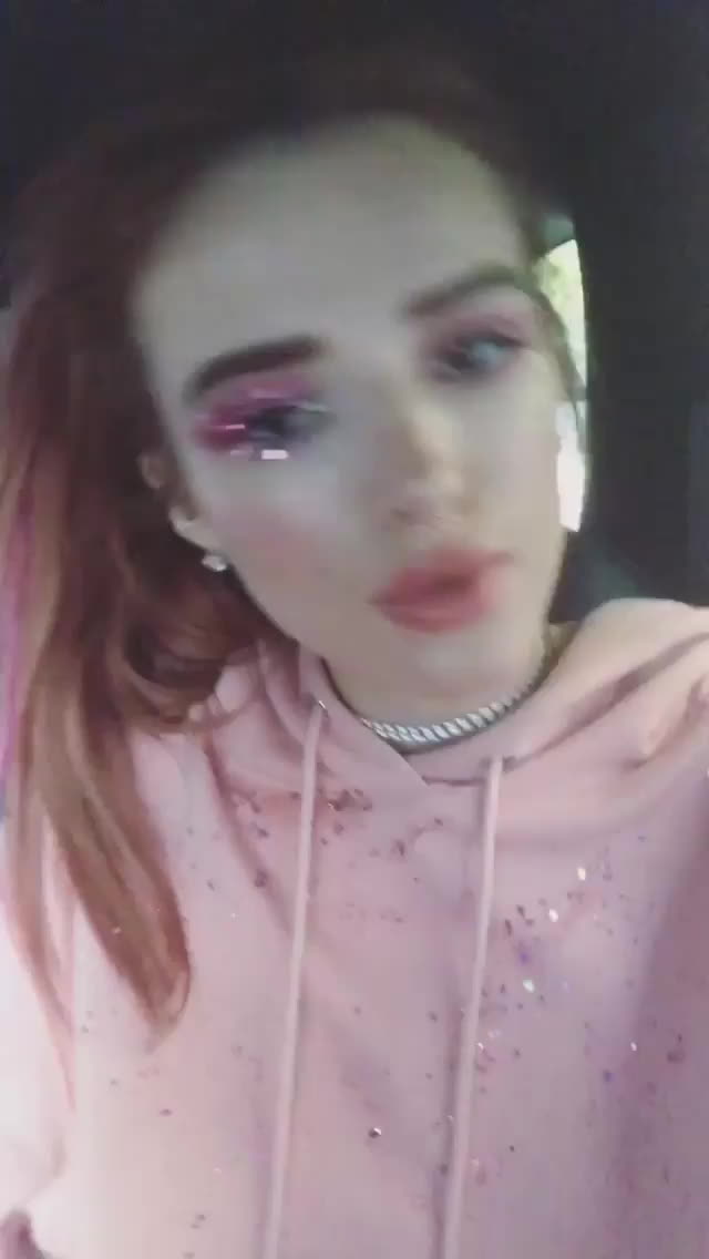 Bella Thorne Nipslip