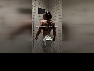 She Accidentally Livestreamed Her Pussy - You Won't Believe It!