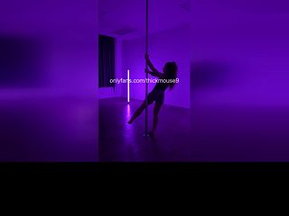 Oopsie! I Forgot My Panties for This TikTok Dance & Flashed My Bare Slit